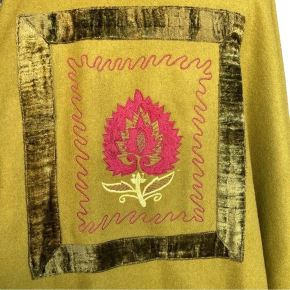 TERRY K Women’s Size L Mustard Boiled Wool Pocket Embroidered Poncho Jacket - Picture 3 of 4